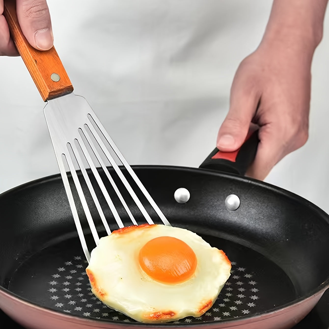 1pc Stainless Steel Frying Shovel For Egg Steak Fish Slice; Non-slip Frying Spatula; Leaky Shovel; Cookware; Kitchen Supplies